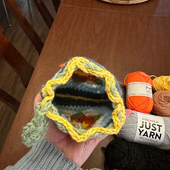 Large Yarn Lot - Picture 11 of 11